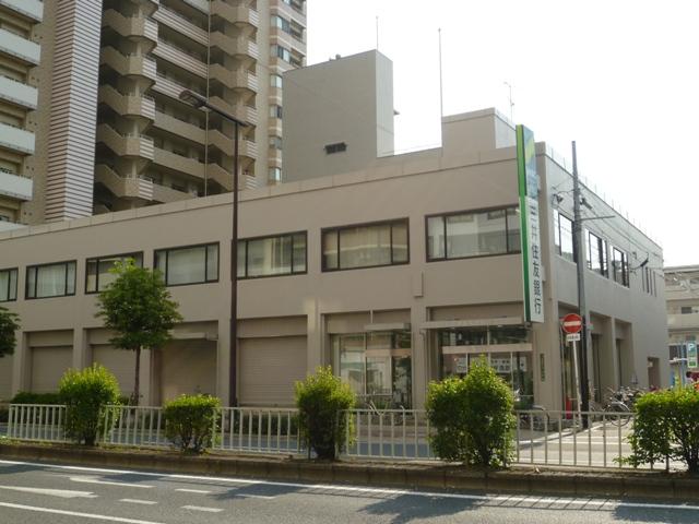 Bank. 300m to Sumitomo Mitsui Banking Corporation