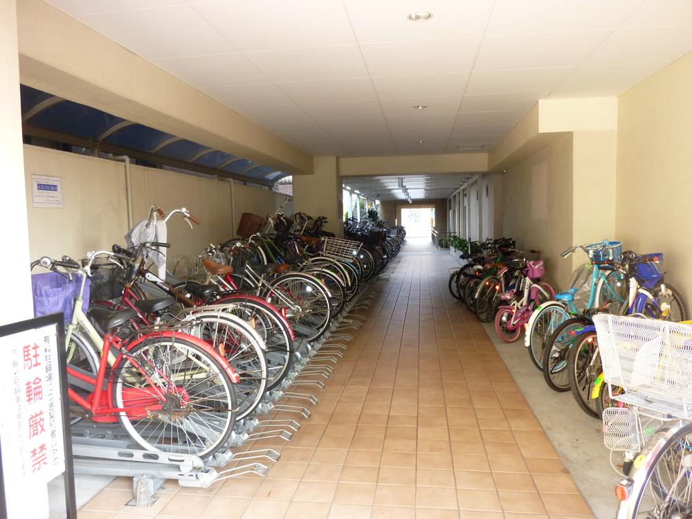 Local appearance photo. Bicycle parking is also equipped properly!