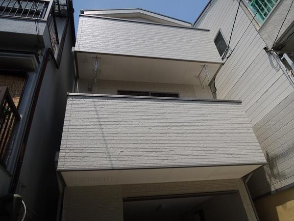 Local appearance photo. Facing east! House invigorating from morning.