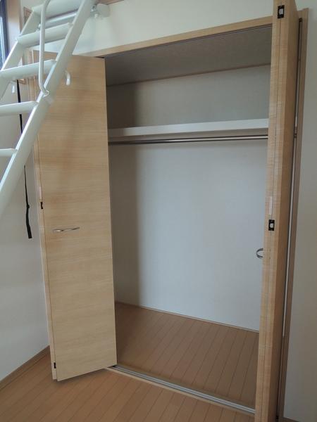 Receipt. 3 Kaiyoshitsu 4.5 Pledge. CL under the loft.