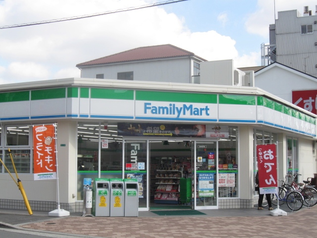 Convenience store. FamilyMart Joto Gangnam up (convenience store) 521m