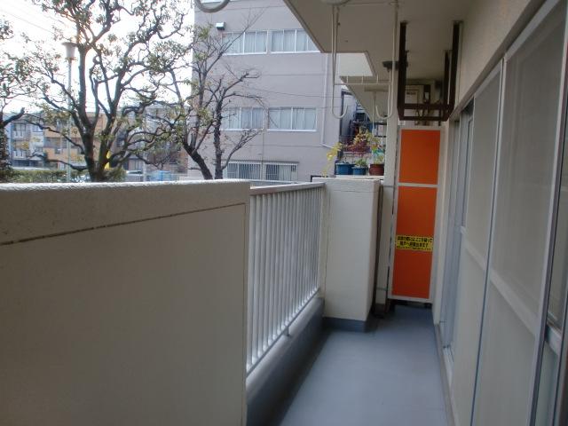 Balcony.  ■ It is a bright south-facing balcony