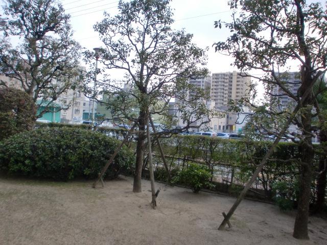 View photos from the dwelling unit.  ■ Is a good view of the green there are many views