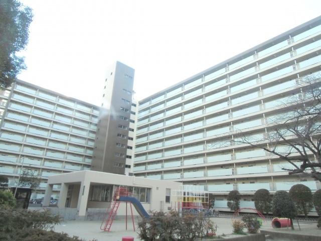 Local appearance photo. The ground 11-story condominium