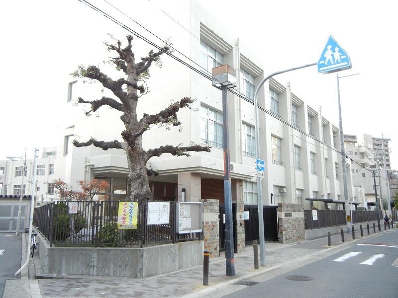 Other. Enami elementary school is also helpful for children attending school in the vicinity. 