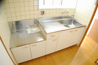 Kitchen. Two-necked gas stove installation Allowed Counter Kitchen