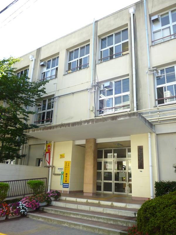 Primary school. 537m to Osaka Municipal growth Elementary School