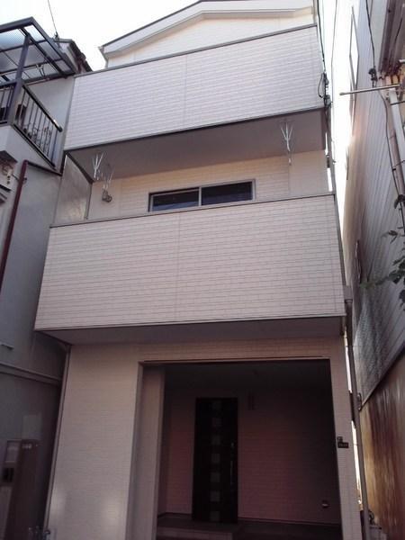 Local appearance photo. 2011 is built shallow properties of April architecture!