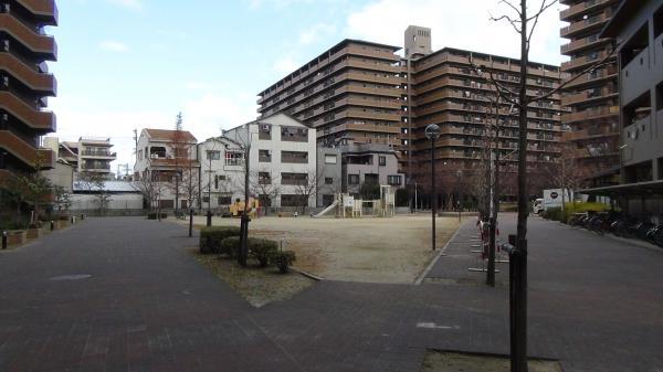 park. 20m to the park on site