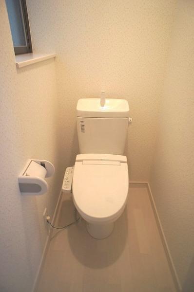 Toilet. It is a toilet with a warm water washing toilet seat ☆ 