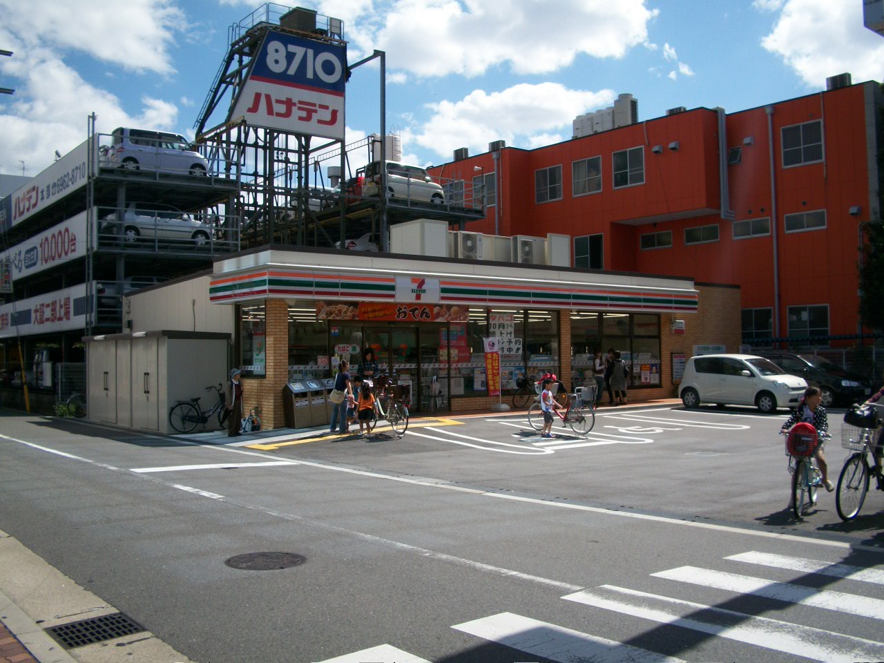 Convenience store. Seven-Eleven Osaka Suwa 4-chome up (convenience store) 406m