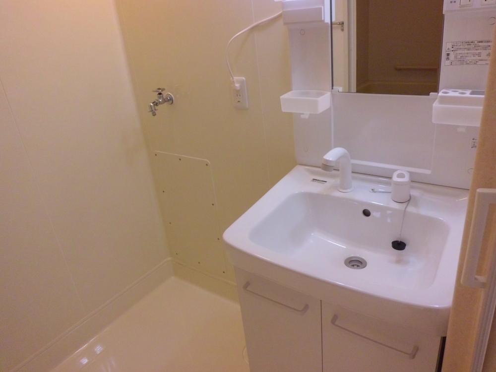 Wash basin, toilet. Wash basin is using the thing of new!