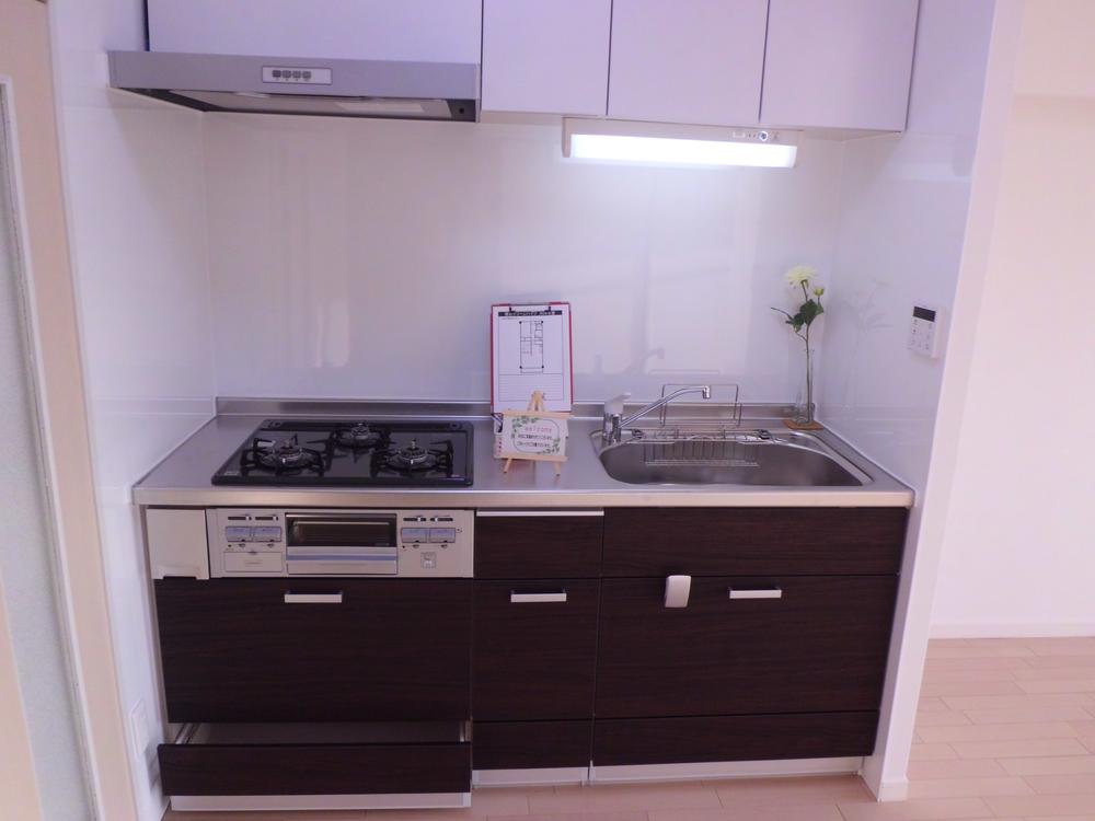 Kitchen. This is a system kitchen of new!