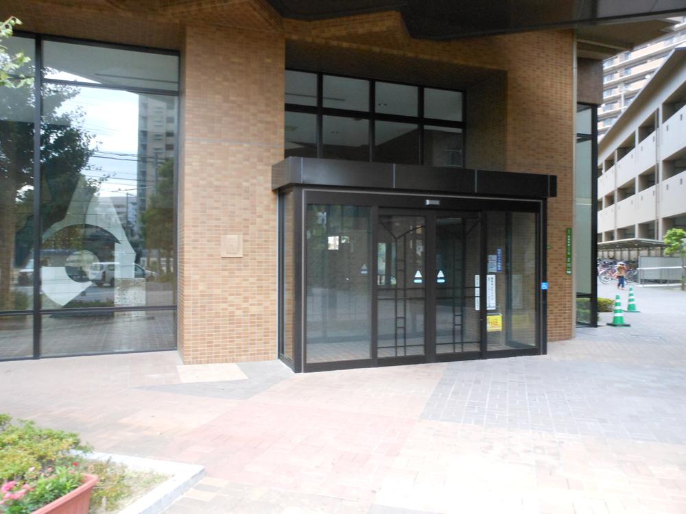 Entrance. Entrance feeling of luxury in the glass!