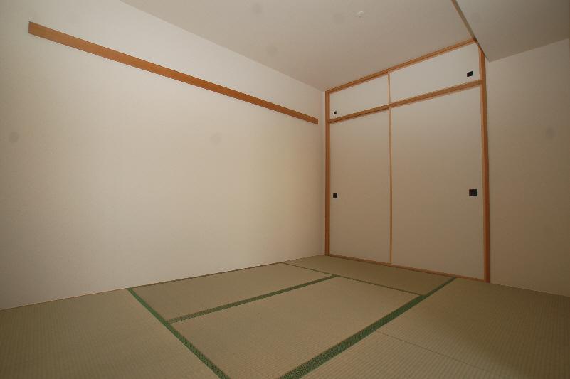 Non-living room. Japanese-style room ・ Tatami bran re-covered already