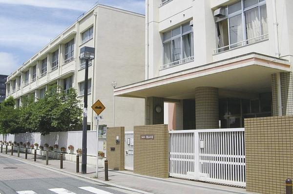 Primary school. 583m to Osaka Municipal Sekime Elementary School