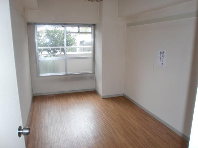 Non-living room.  ■ Renovated is my