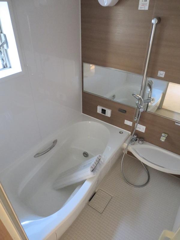 Same specifications photo (bathroom)