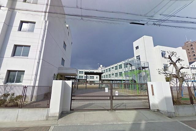 Primary school. 381m to Osaka Municipal Nakahama Elementary School