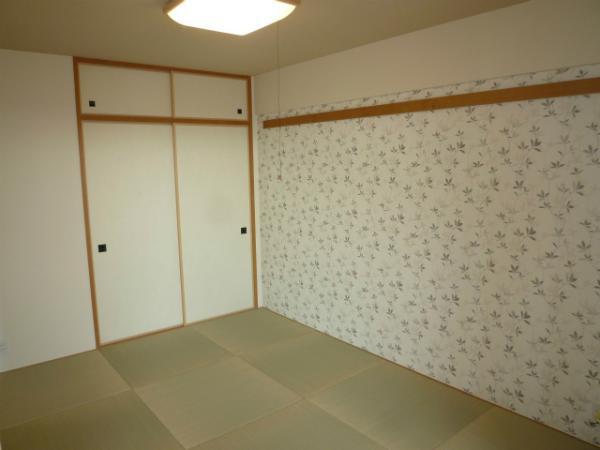 Other introspection. Living room is next to the Japanese-style room. Coming season, It is rumbling how in the kotatsu?