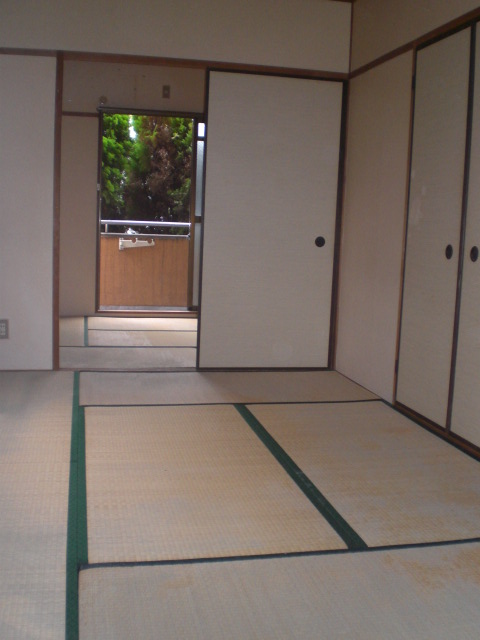 Living and room. It will calm the Japanese-style room ~