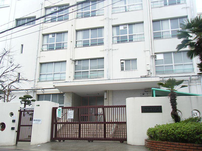 Primary school. 720m to Osaka Municipal release Elementary School