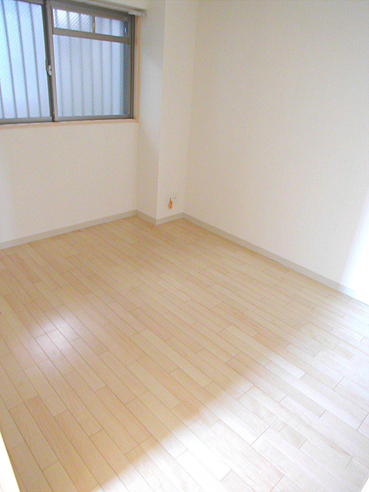 Living and room. It will be in the room of Western-style 5 quires.