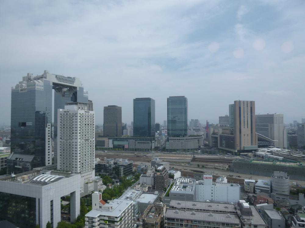 View photos from the dwelling unit. East (September 2013) Shooting