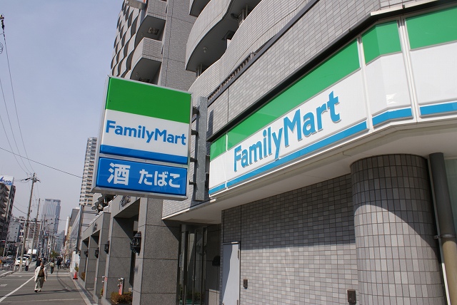 Convenience store. 158m to Family Mart (convenience store)