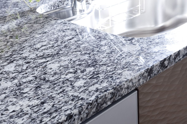 Kitchen.  [Counter-integrated work top] Adopt the granite that combines luxury and durability in the work top. It is counter-integrated that can be performed spacious work (same specifications)