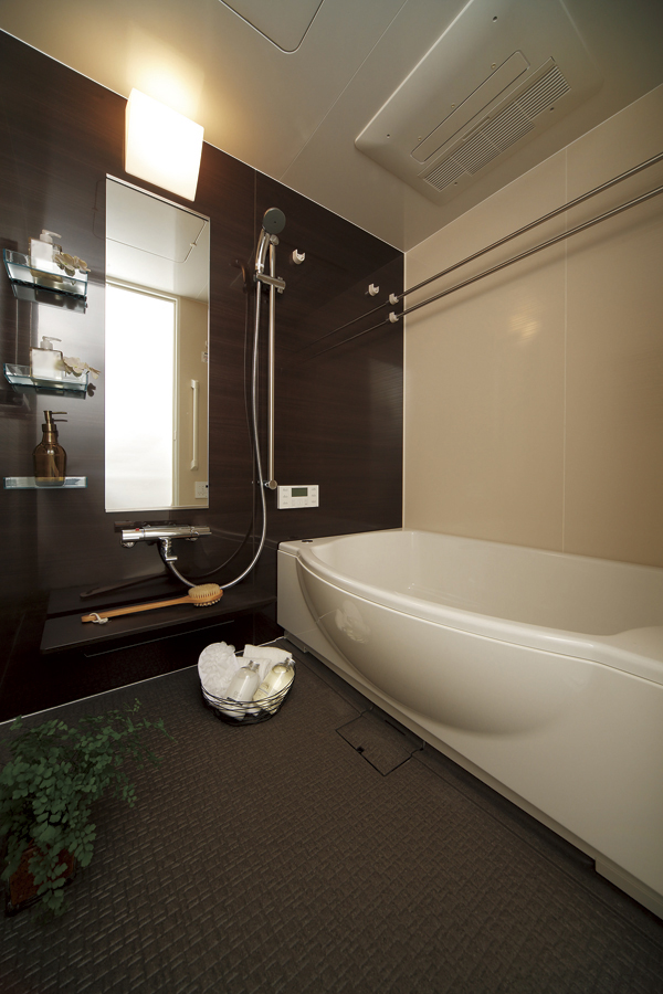 Bathing-wash room.  [Bathroom] Improve the sense of exhilaration and ventilation resistance provided all types with the window in the bathroom. Relaxing time is fun Mel sophisticated space ( ※ )