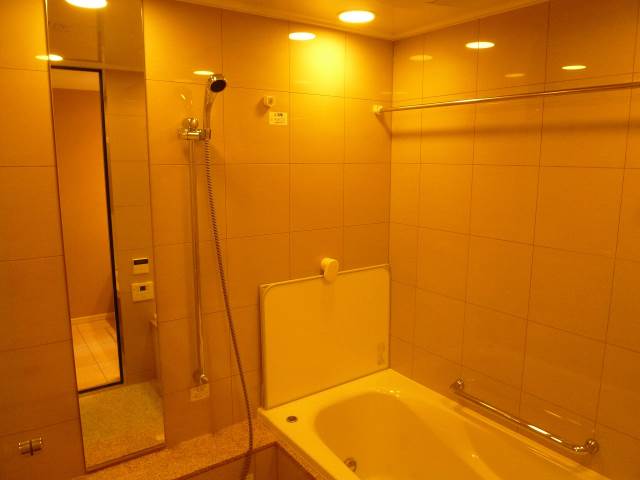 Bath. Misutosaina bathroom