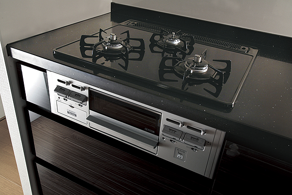 Kitchen.  [3-neck glass top stove] Easy to care, Glass top stove convenient 3-neck type to enhance the cooking efficiency. With temperature sensor function on all burner  ※ C type is available with two-burner stove top enamel (same specifications)