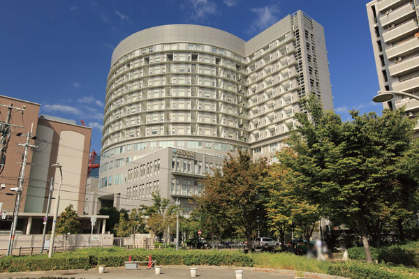 Surrounding environment. Kitano Hospital (5 minutes walk ・ About 330m)
