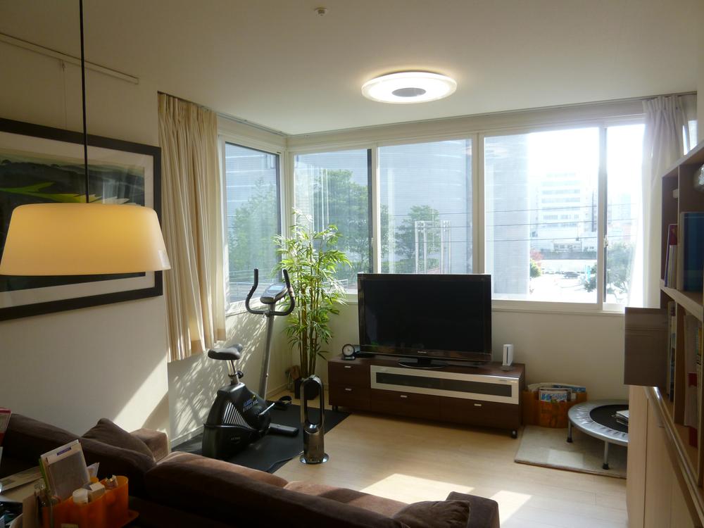 Living. Indoor (12 May 2013) Shooting