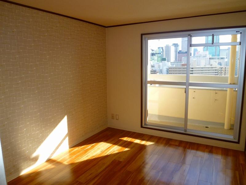 Non-living room. Indoor (12 May 2013) Shooting