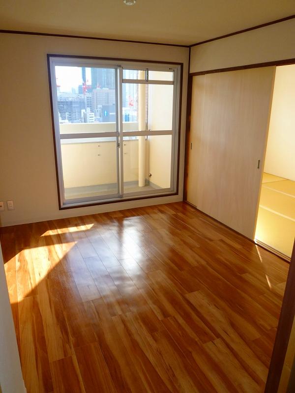 Non-living room. Indoor (12 May 2013) Shooting