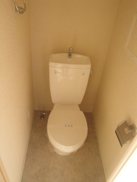 Toilet. Bidet can be installed!