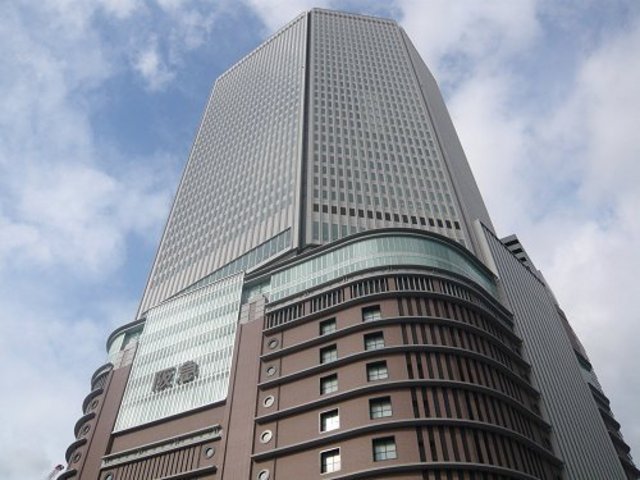Shopping centre. Hankyu Department Store until the (shopping center) 550m