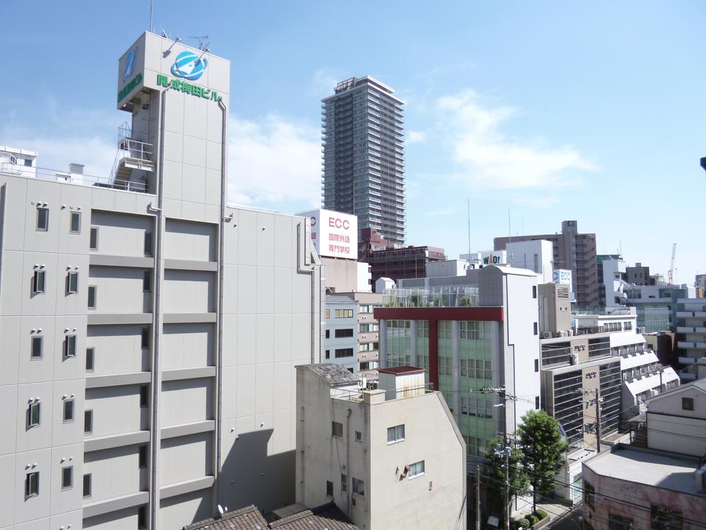 View photos from the dwelling unit. Southeast-facing view (October 2013) Shooting