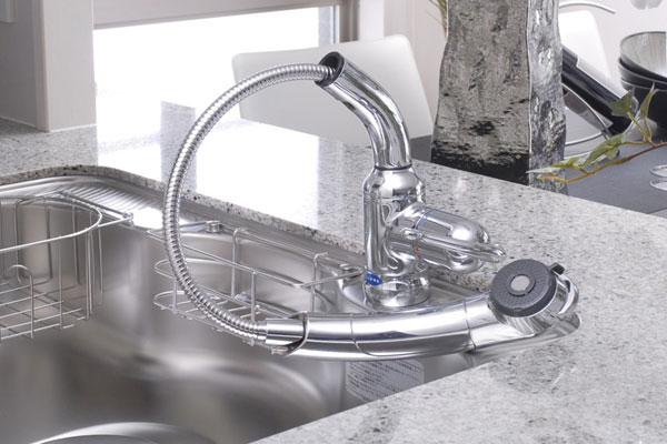 Kitchen.  [Water purifier mixing faucet with integrated shower] Easy to sink CARE telescopic shower head. Is the turbidity and chlorine smell water purifier integrated to reduce the water can use the (same specifications)