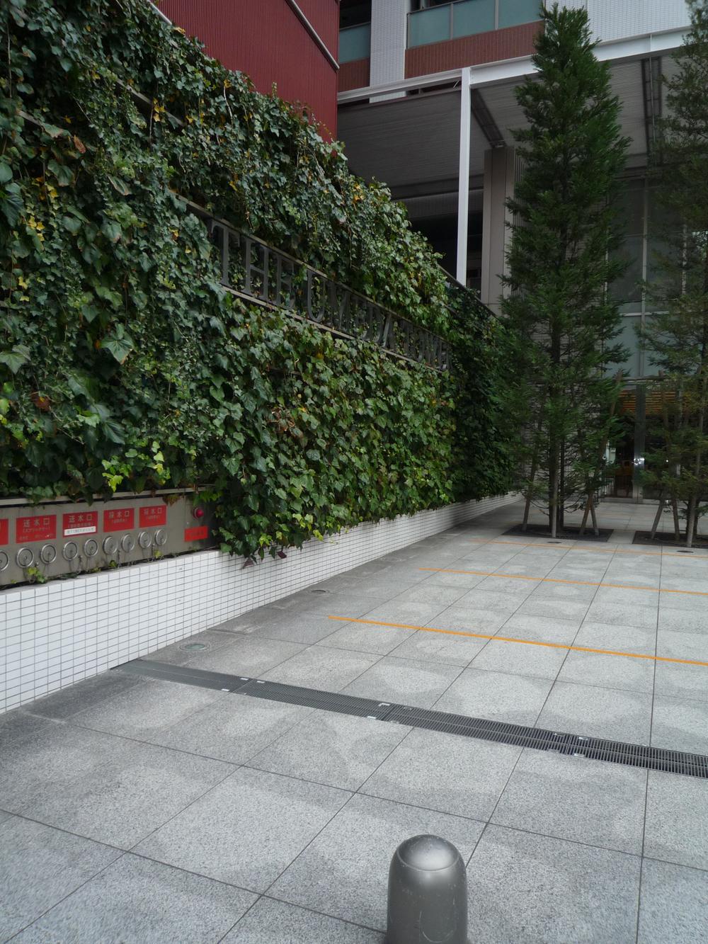 Local appearance photo. It is the western entrance part.