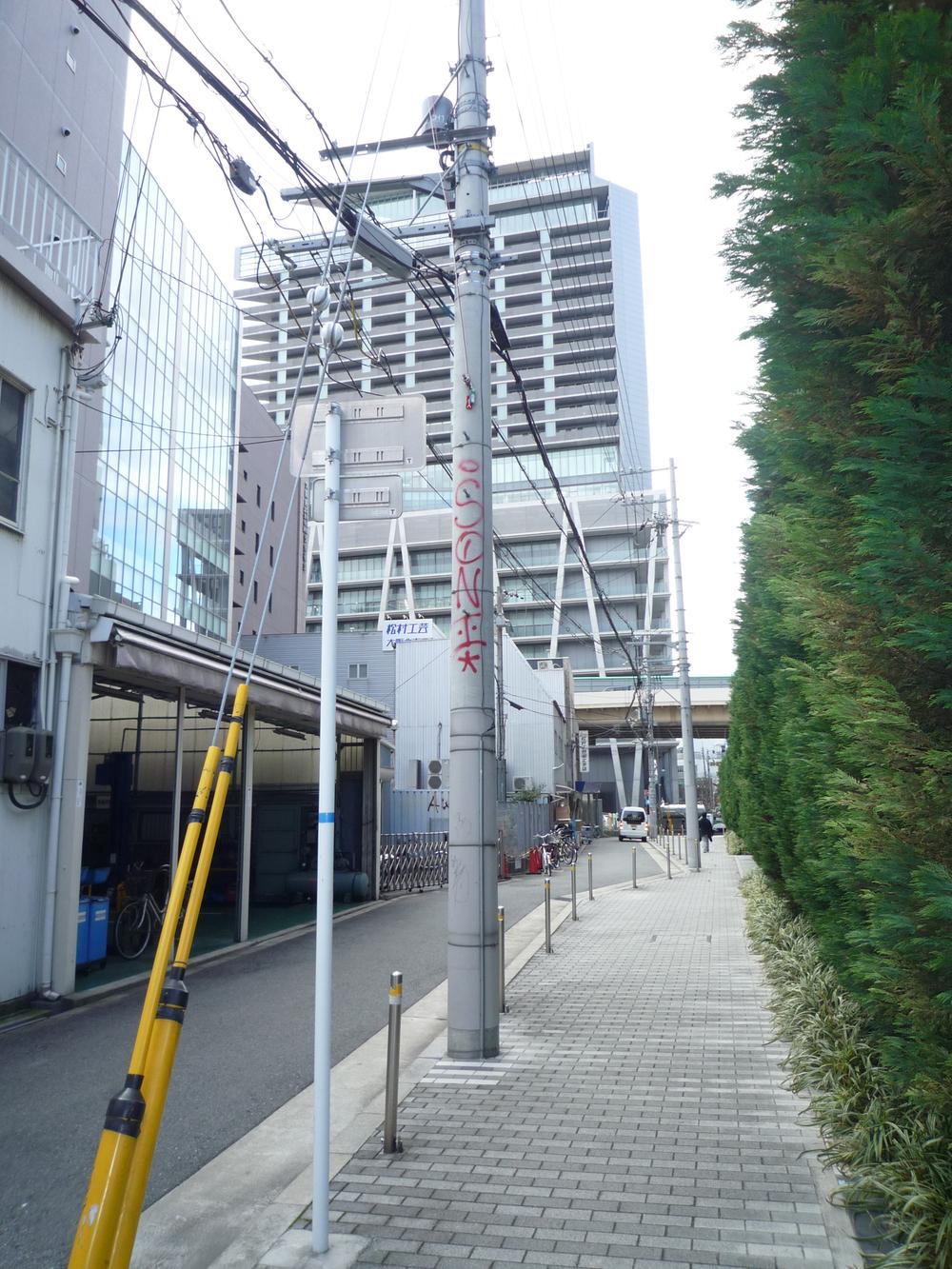 Local appearance photo. The ・ Site of Umeda Tower ・ It is a road part of the south.