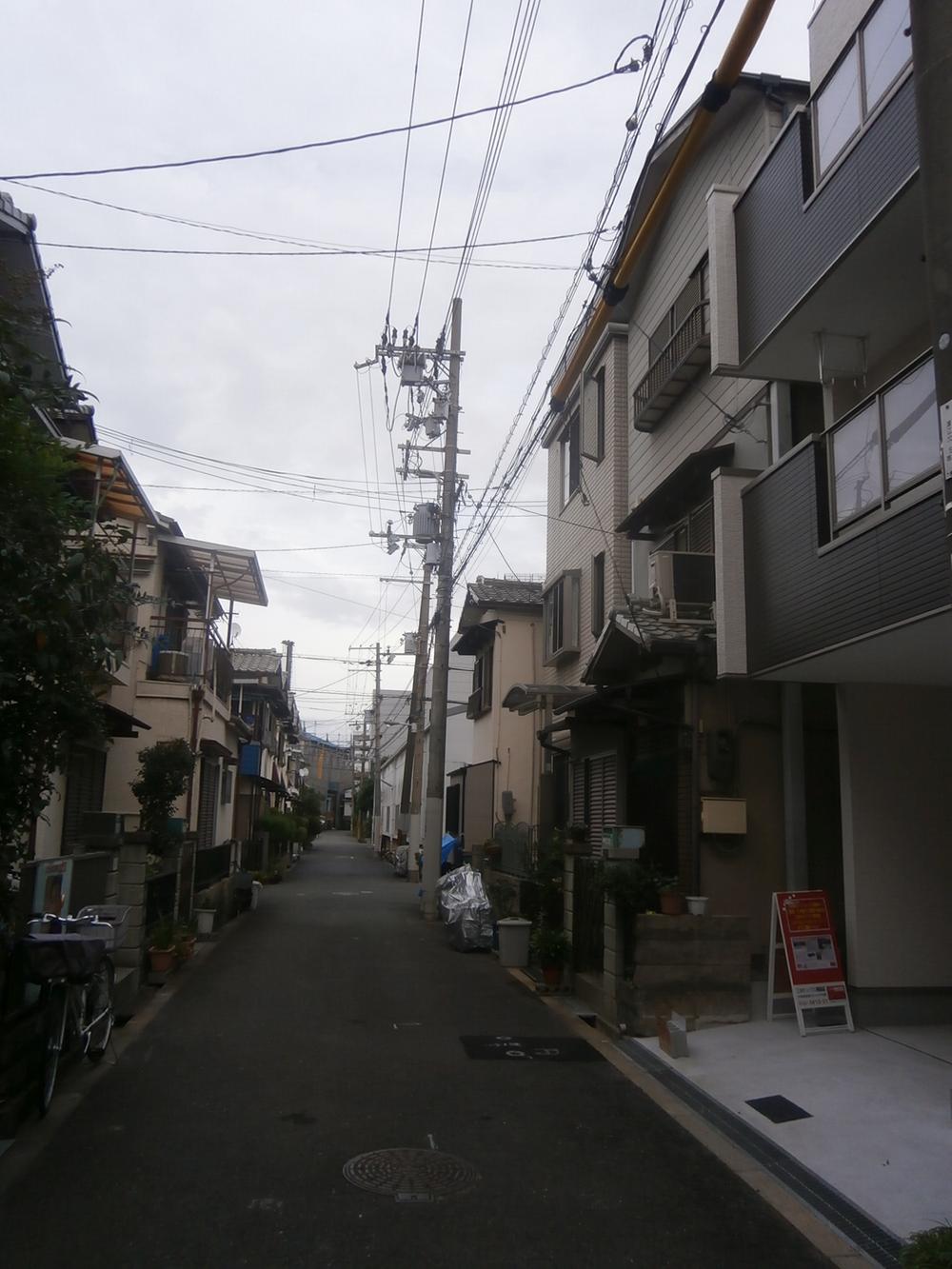 Local photos, including front road. Local (11 May 2013) Shooting