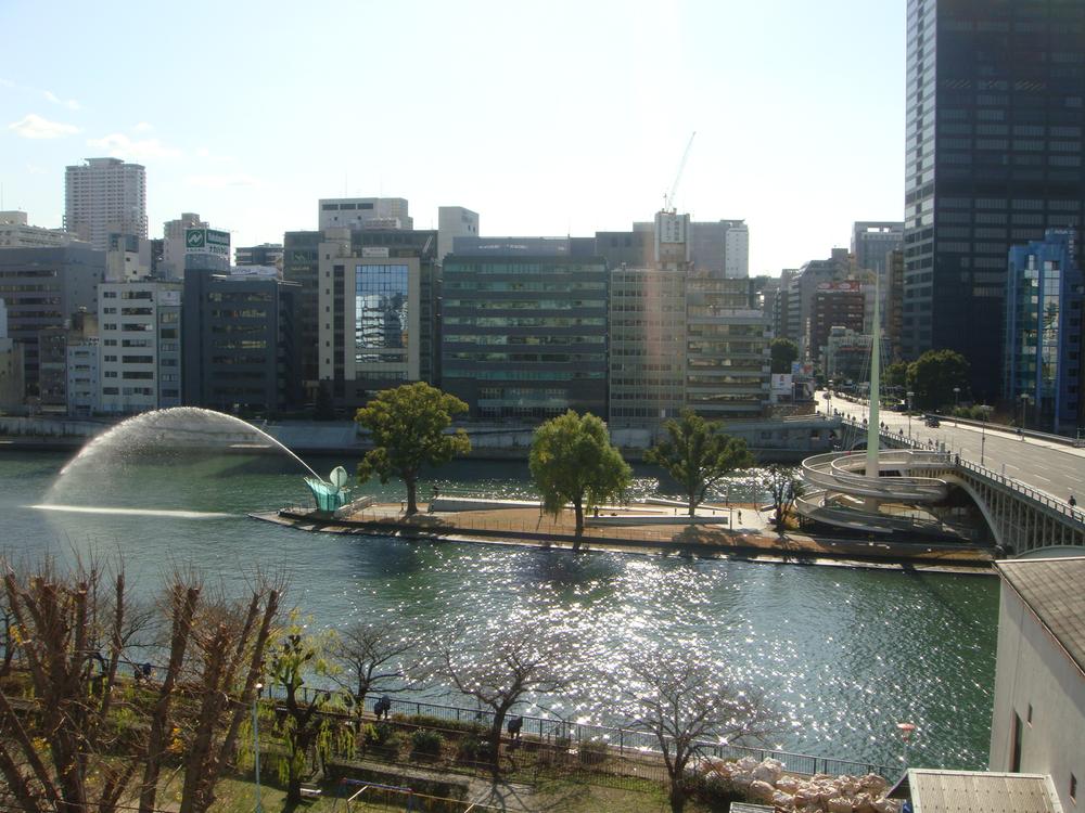 View photos from the dwelling unit. It is a river view of a masterpiece. South-facing rooms, two on each floor. Not please by all means enjoy the rare view.