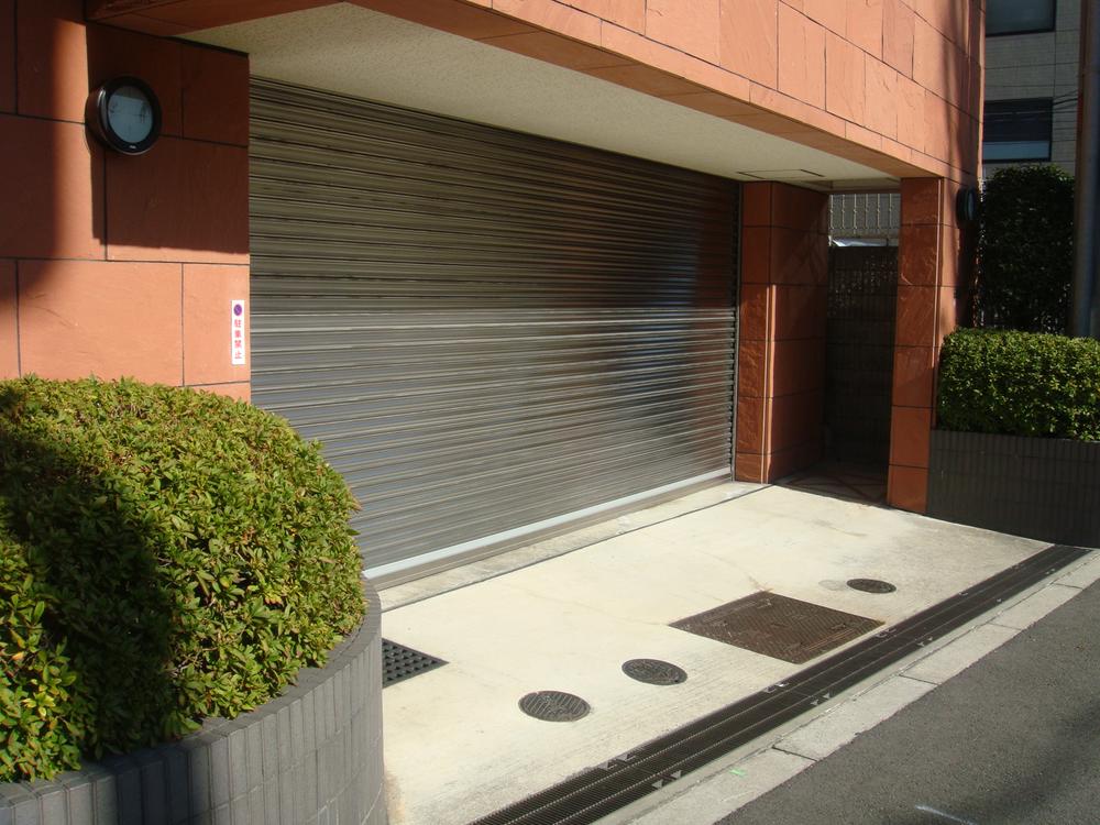 Parking lot. Parking is the entrance.