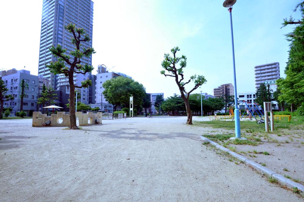 Other local. Toyosaki East Park is located in the front of the eye