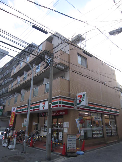 Convenience store. Seven-Eleven Osaka Nakatsu 3-chome up (convenience store) 326m