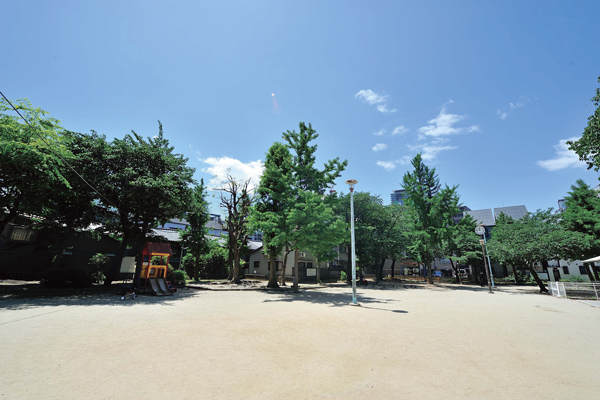 Surrounding environment. Kurosaki-cho Park (7 min walk ・ About 500m)