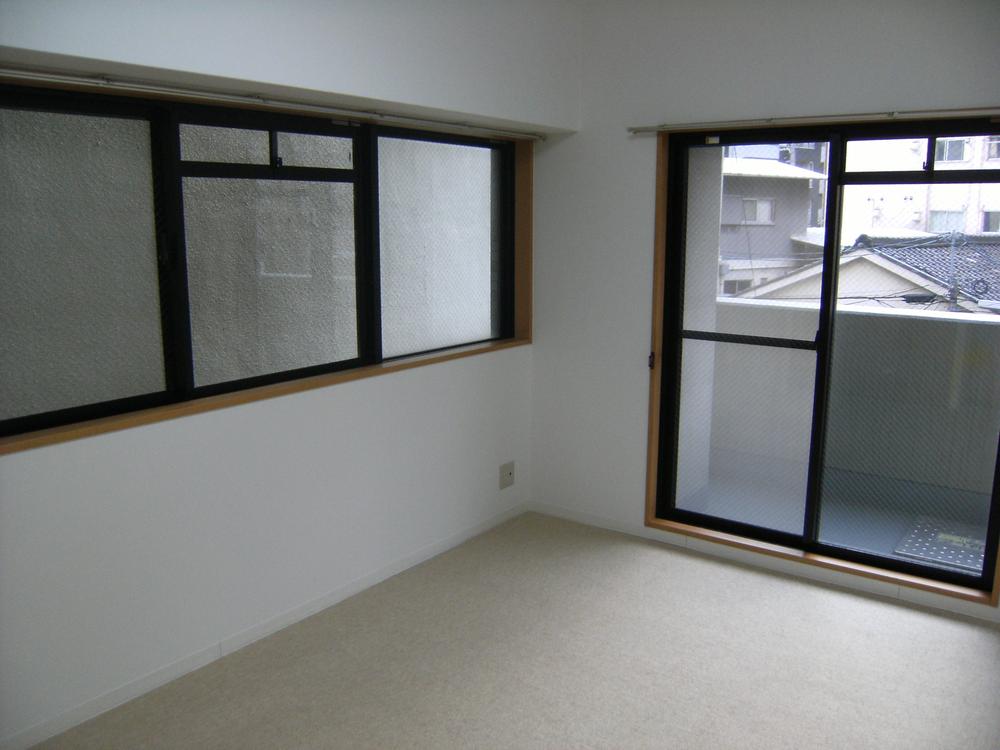 Non-living room. Indoor (12 May 2013) Shooting